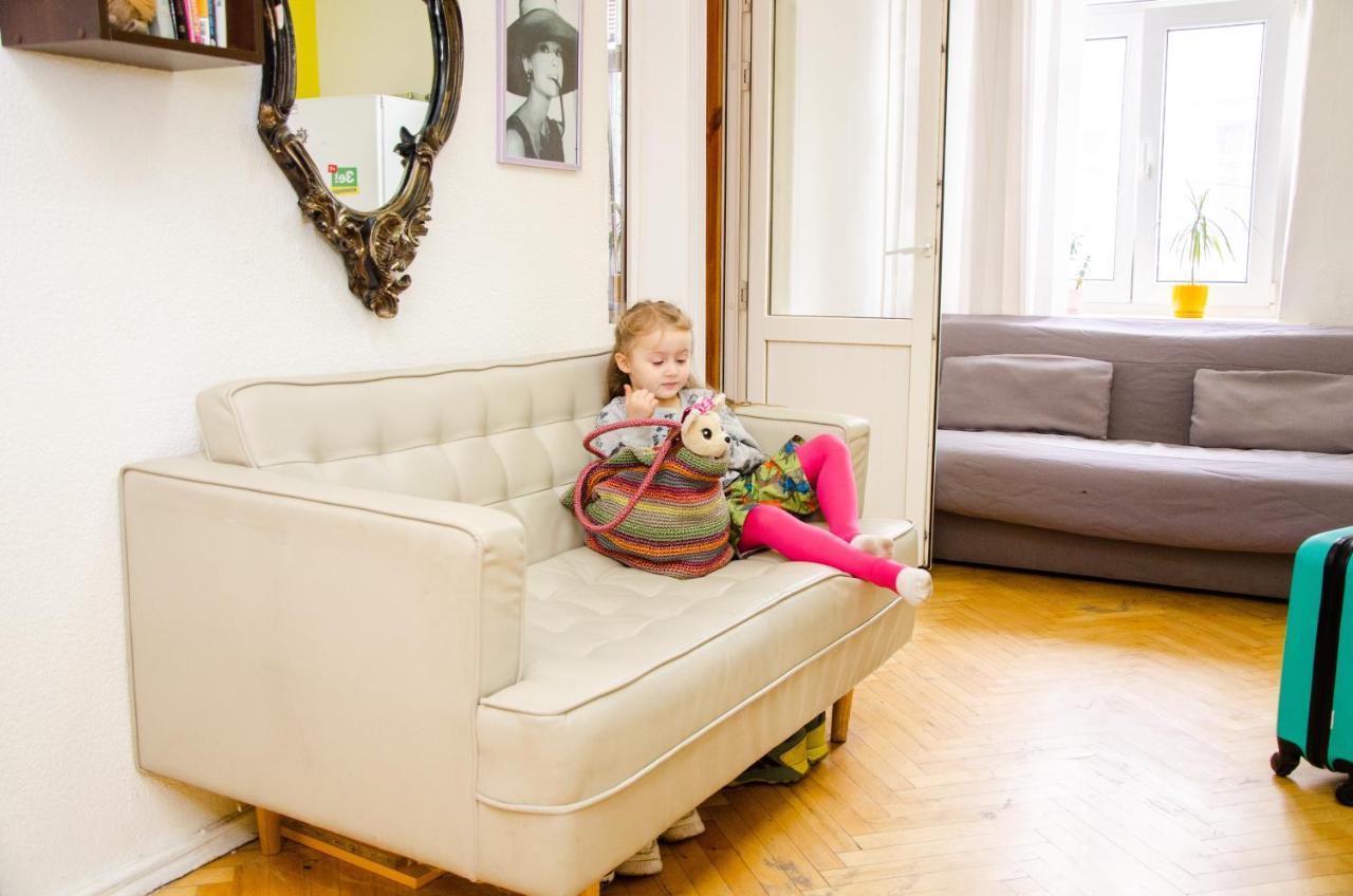 Sun City Hostel Kiev Buitenkant foto