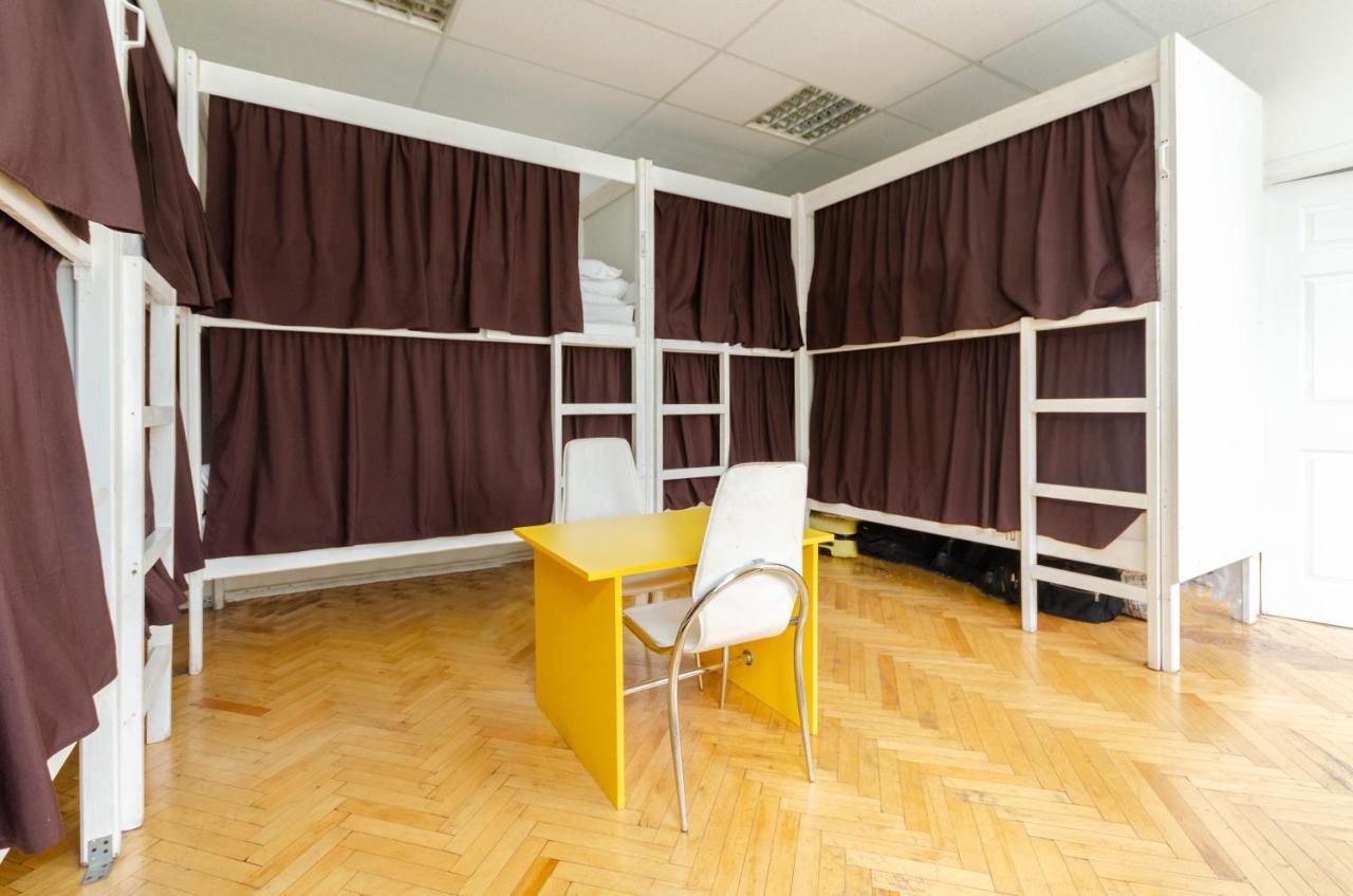 Sun City Hostel Kiev Buitenkant foto