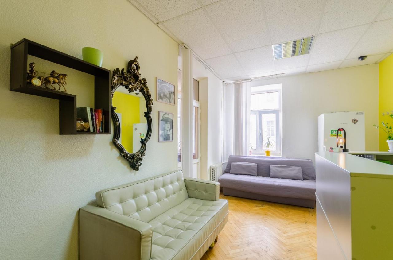 Sun City Hostel Kiev Buitenkant foto
