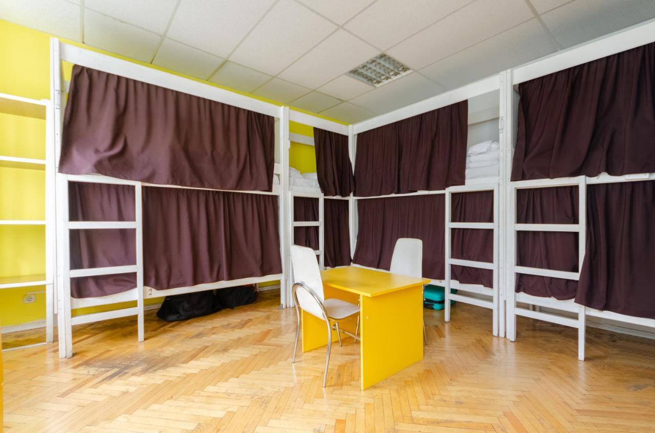Sun City Hostel Kiev Buitenkant foto